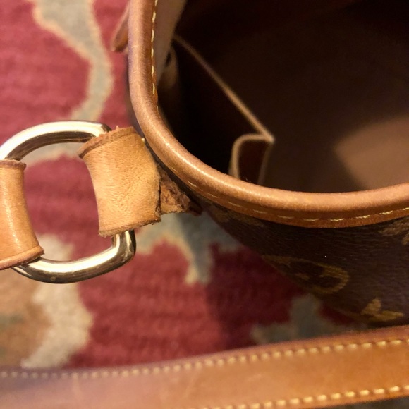 Authentic Louis Vuitton Batignolles Horizontal - Picture 14 of 16